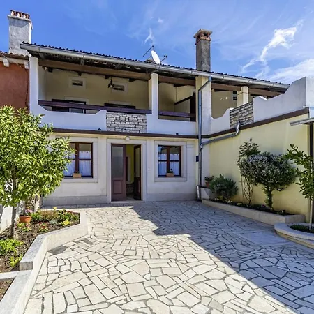 Villa Rosana In Muntic - Haus Fuer 4-5 Personen *