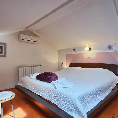 Rosana In Muntic - Haus Fuer 4-5 Personen Villa Pula