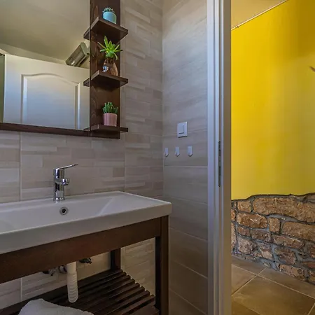 Villa Rosana In Muntic - Haus Fuer 4-5 Personen Pula