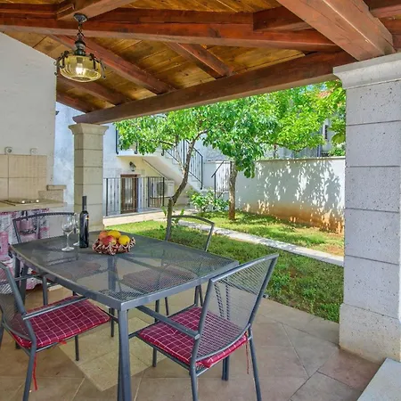 Rosana In Muntic - Haus Fuer 4-5 Personen Villa