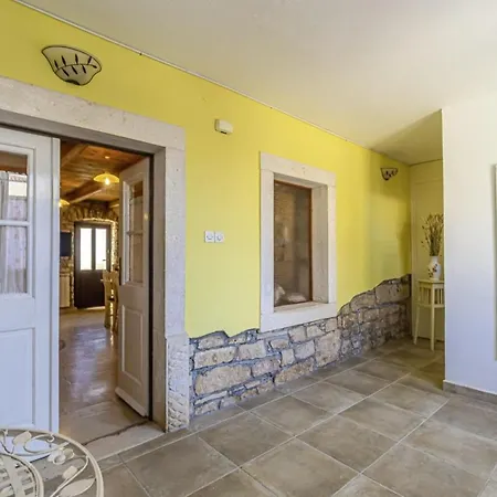 Rosana In Muntic - Haus Fuer 4-5 Personen Villa Pula