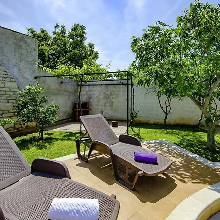 Villa Rosana In Muntic - Haus Fuer 4-5 Personen Pula