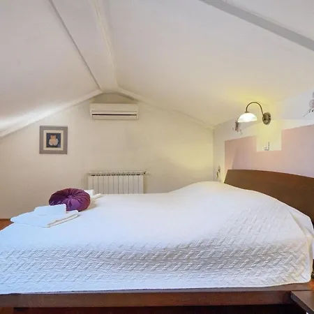 Rosana In Muntic - Haus Fuer 4-5 Personen Villa