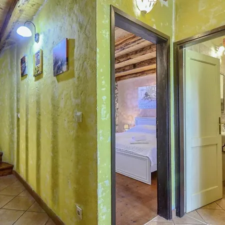 Rosana In Muntic - Haus Fuer 4-5 Personen * Pula