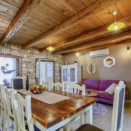 Villa Rosana In Muntic - Haus Fuer 4-5 Personen *